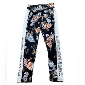 New IRIS Basic floral cropped legging with LOVE print colorblock, Sz Med